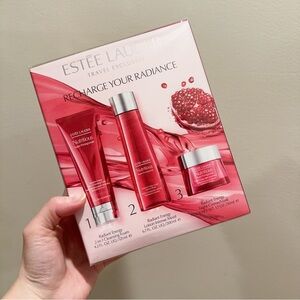 Estee Lauder Nutritious Super-Pomegranate Recharge Your Radiance Gift Set sealed